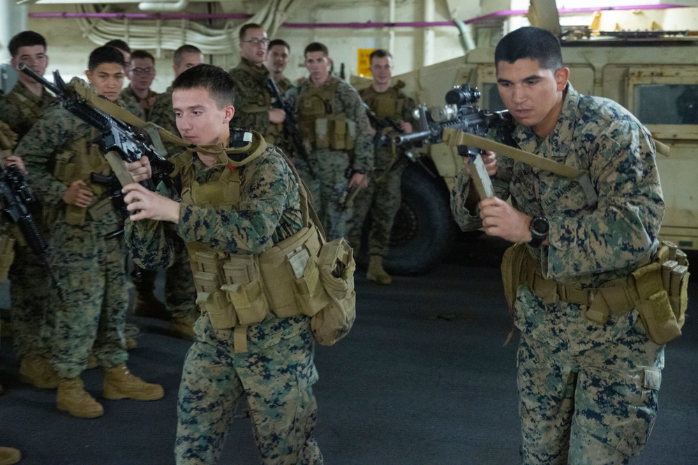 Weapons Company Marines refine weapons handling fundamentals aboard Green Bay