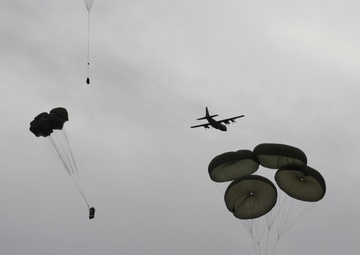 82nd Airborne Division conducts artillery heavy drop