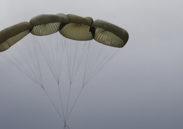 82nd Airborne Division conducts artillery heavy drop