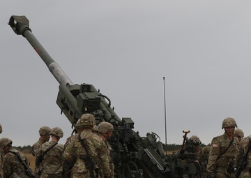82nd Airborne Division conducts artillery heavy drop