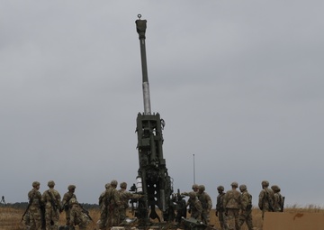 82nd Airborne Division conducts artillery heavy drop