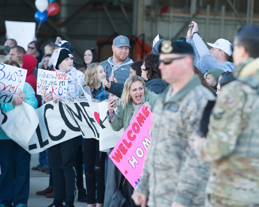 Utah Soldiers return home