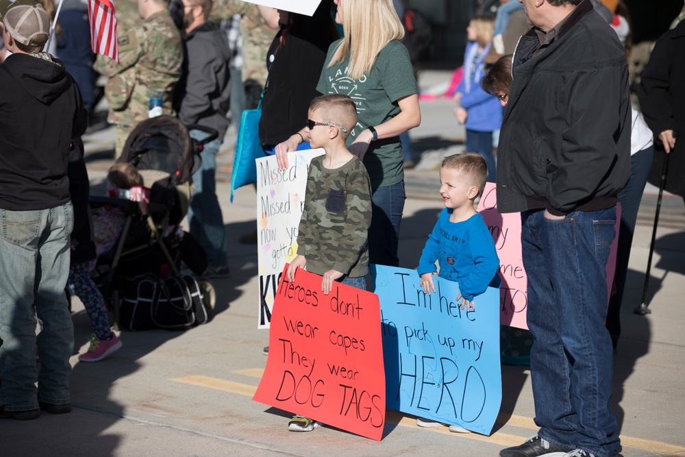 Utah Soldiers return home