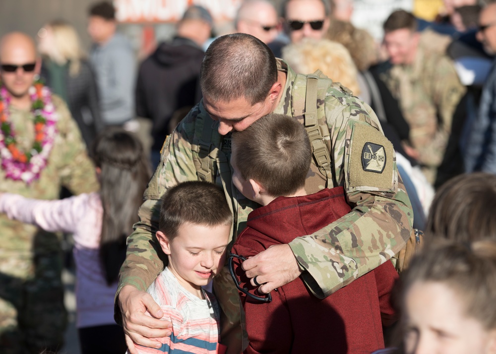 Utah Soldiers return home