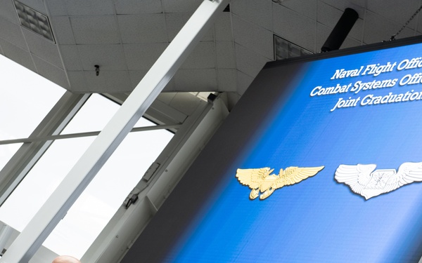 VCJCS at Joint USAF CSO / USN NFO Winging Ceremony