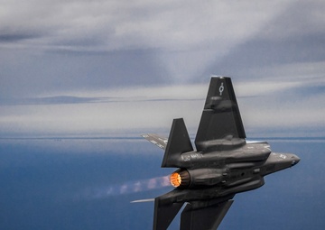F-35's Fly Over Gulf of Mexico