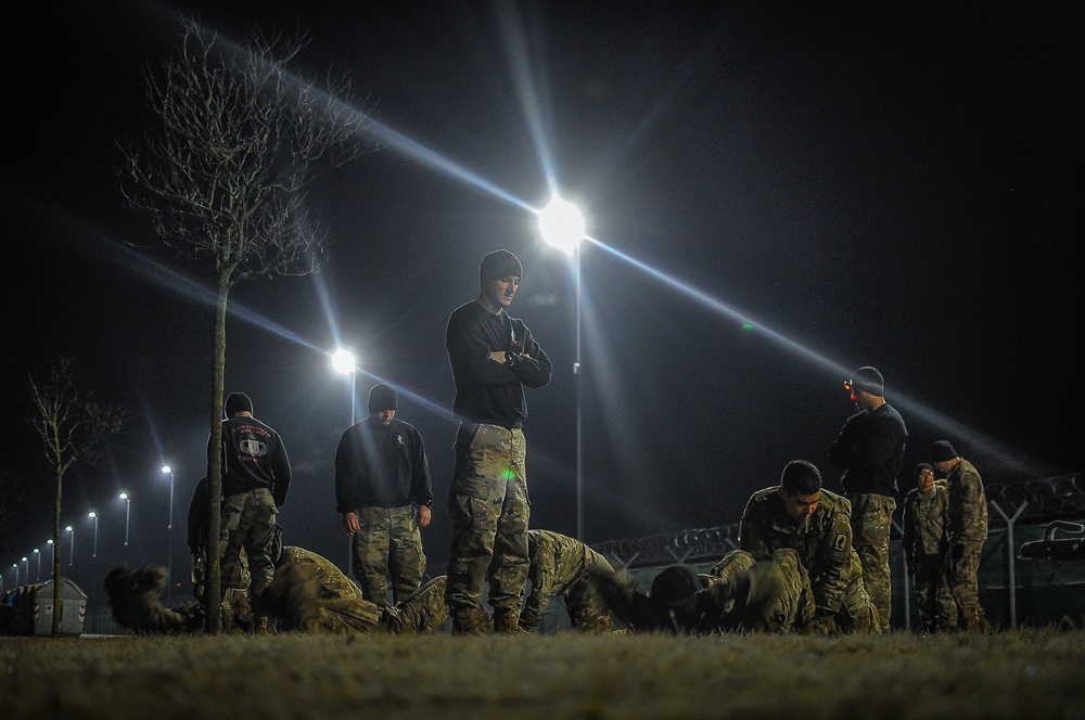 Paratroopers compete for opportunity to earn tab.