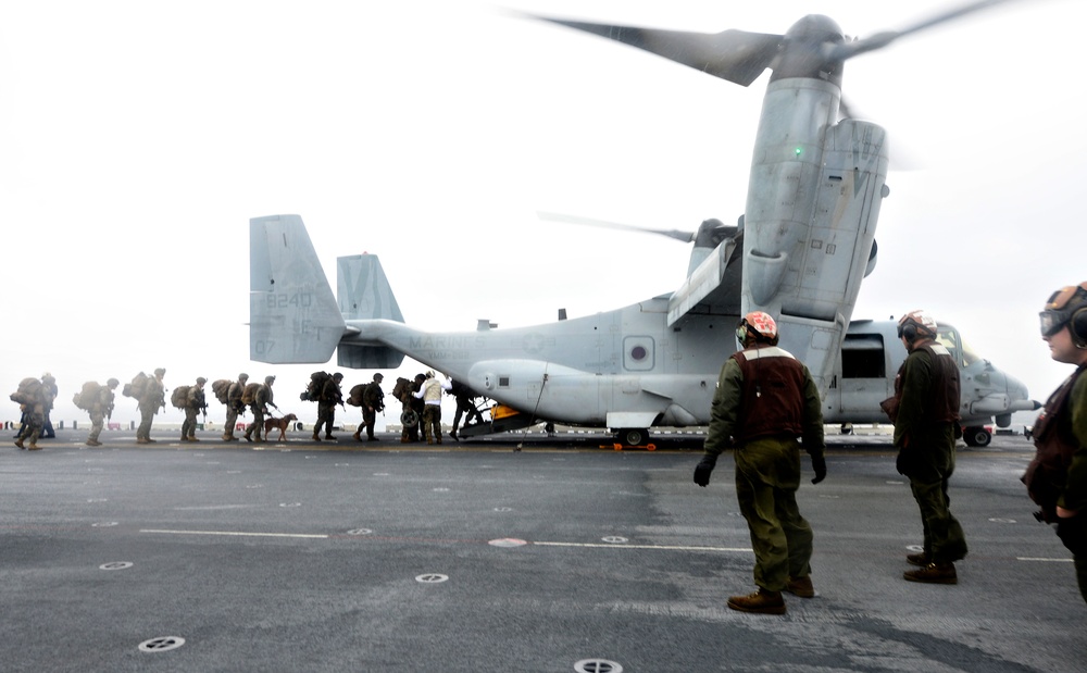 USS WASP (LHD 1) OPERATIONS AT SEA