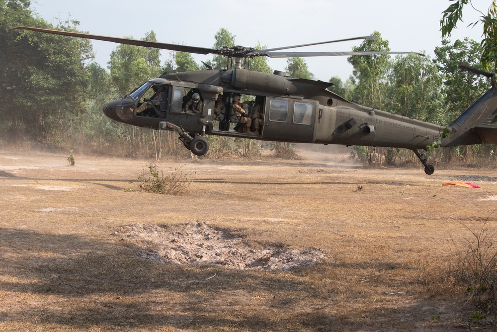U.S. Soldiers conduct air assault mission in Thailand