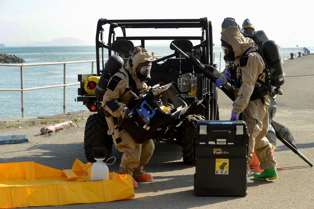 Oregon's 102nd Civil Support Team conducts training in San Francisco Bay area
