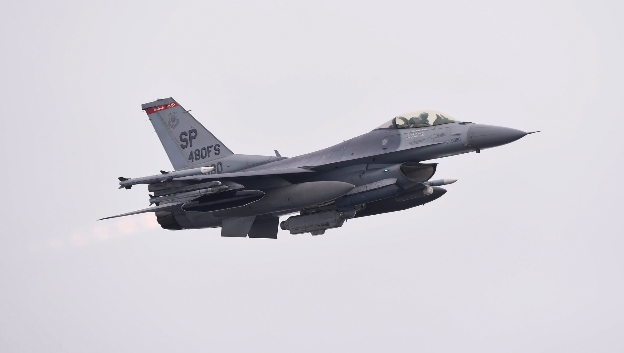 モノグラム　F-16 FIGHTER Monogram 1:48 F-16 Air Force Fighter Kit Review - YouTube