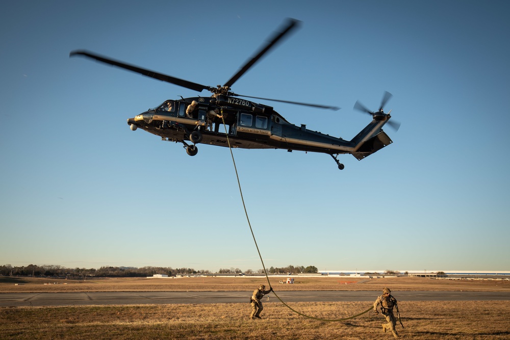 AMO, SRT and Clayton County Police Department participate in fast-rope training