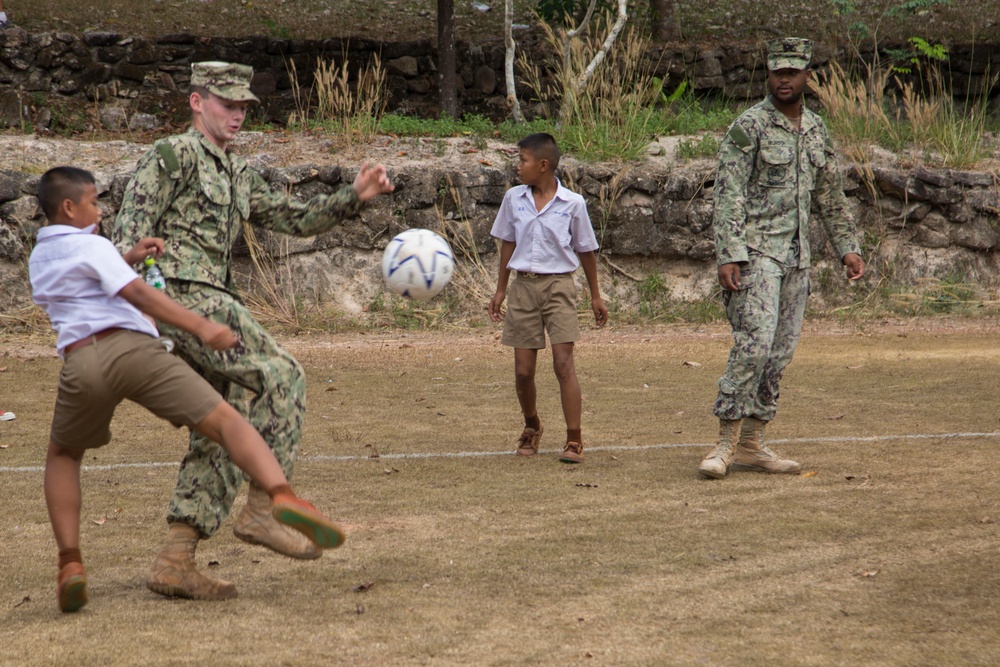 Cobra Gold 19: U.S. service members conduct CHE at Ban Man Kroi School in Rayong