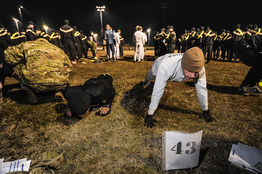 EIB Soldiers conduct pushups