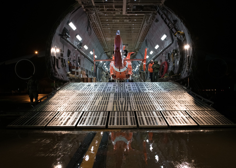 Port Dawgs load MH-65D Dolphin helicopter