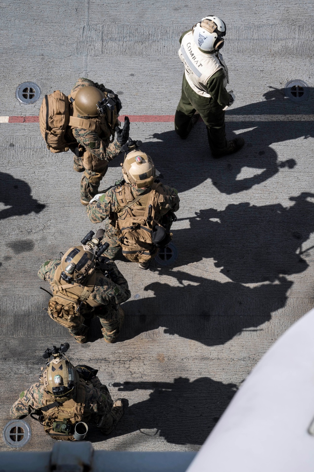 USS Wasp conducts VBSS drill