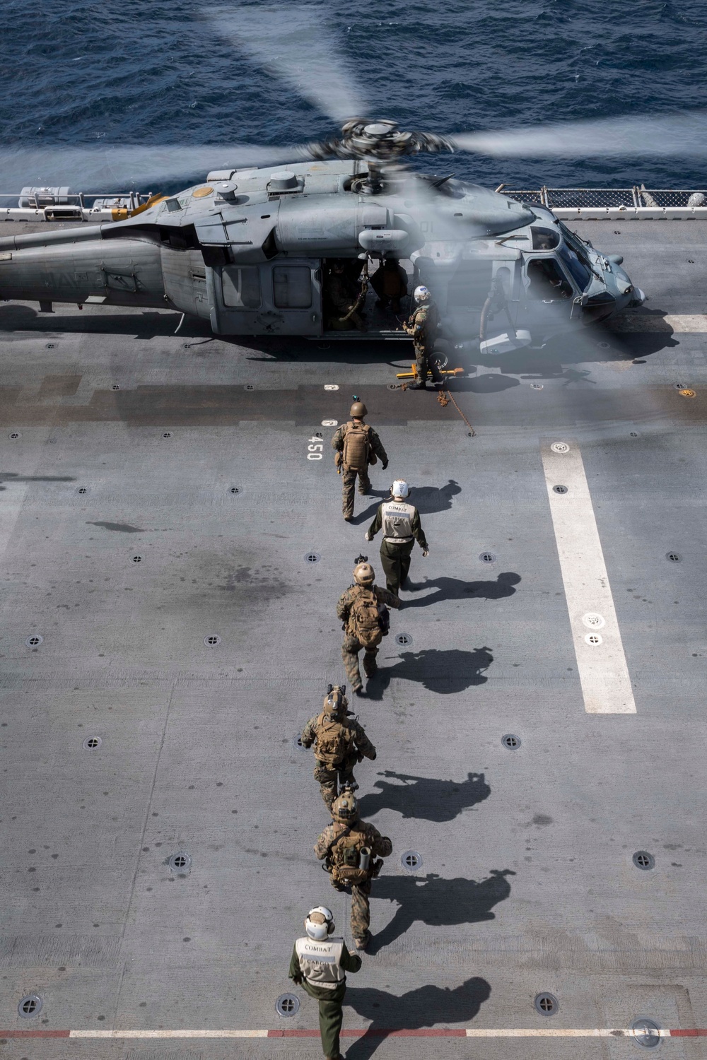 USS Wasp conducts VBSS drill