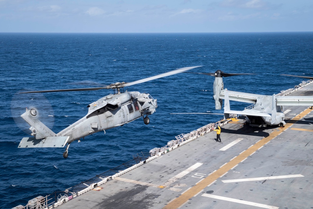 USS Wasp conducts VBSS drill