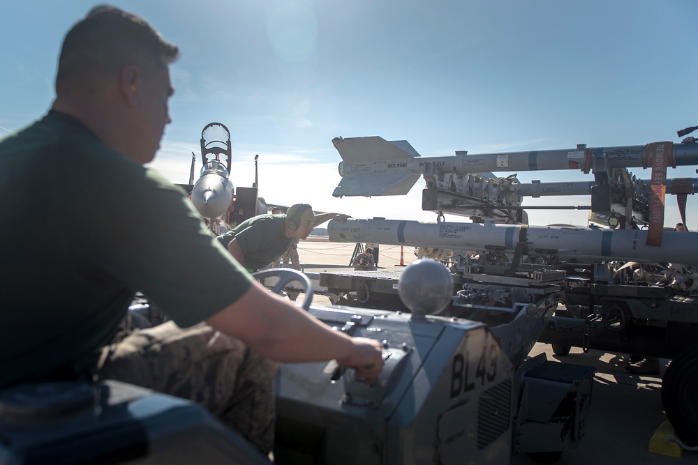 AMUs compete for 2018 Load Crew of the Year