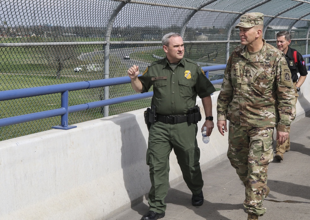 LTG Buchanan Meets with CBP in Eagle Pass