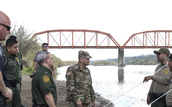 LTG Buchanan Meets with CBP in Eagle Pass