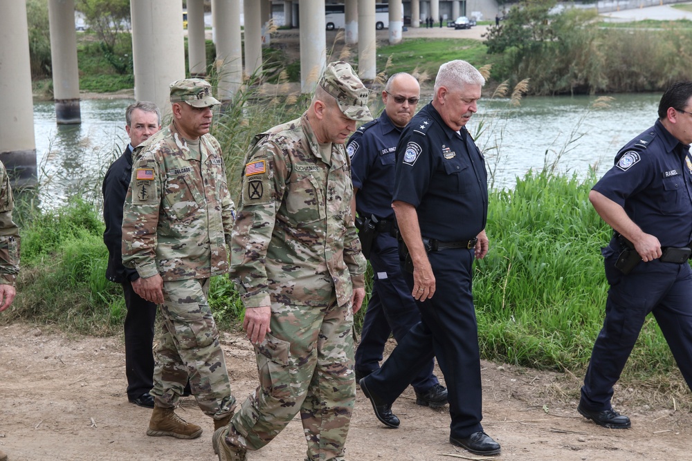 LTG Buchanan Meets with CBP in Eagle Pass