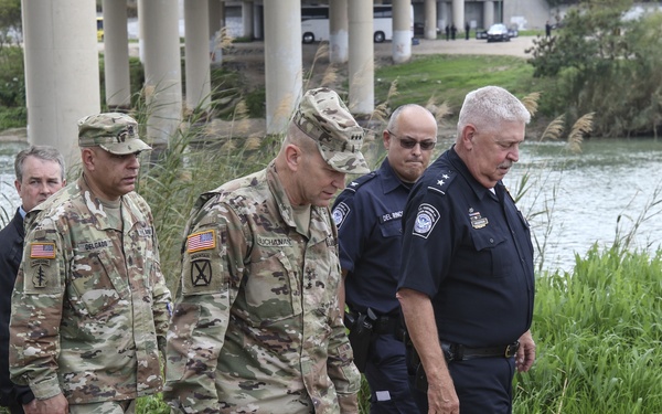 LTG Buchanan Meets with CBP in Eagle Pass
