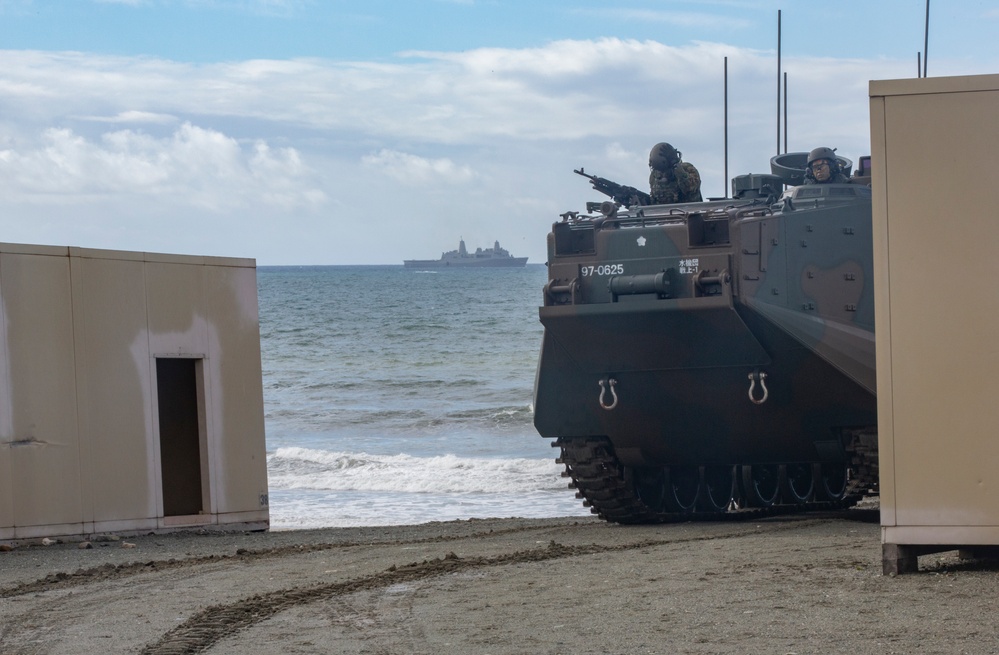 U.S. Marines and Sailors, and Japan Ground Self-Defense Force Soldiers perform amphibious landing exercise during Iron Fist 2019