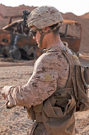 MCAS Iwakuni remembers fallen Marines with a candle light vigil (Radio)