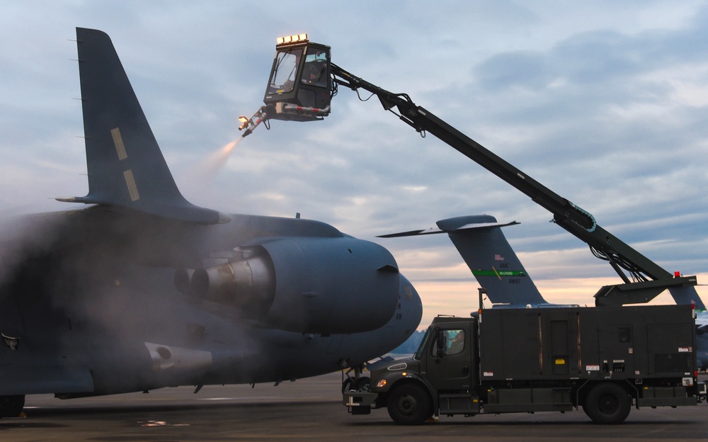 Airmen battle ice, snow to ensure readiness