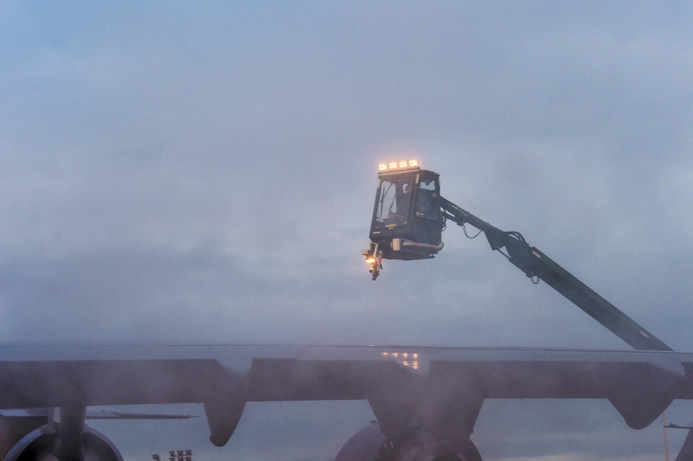 Airmen battle ice, snow to ensure readiness