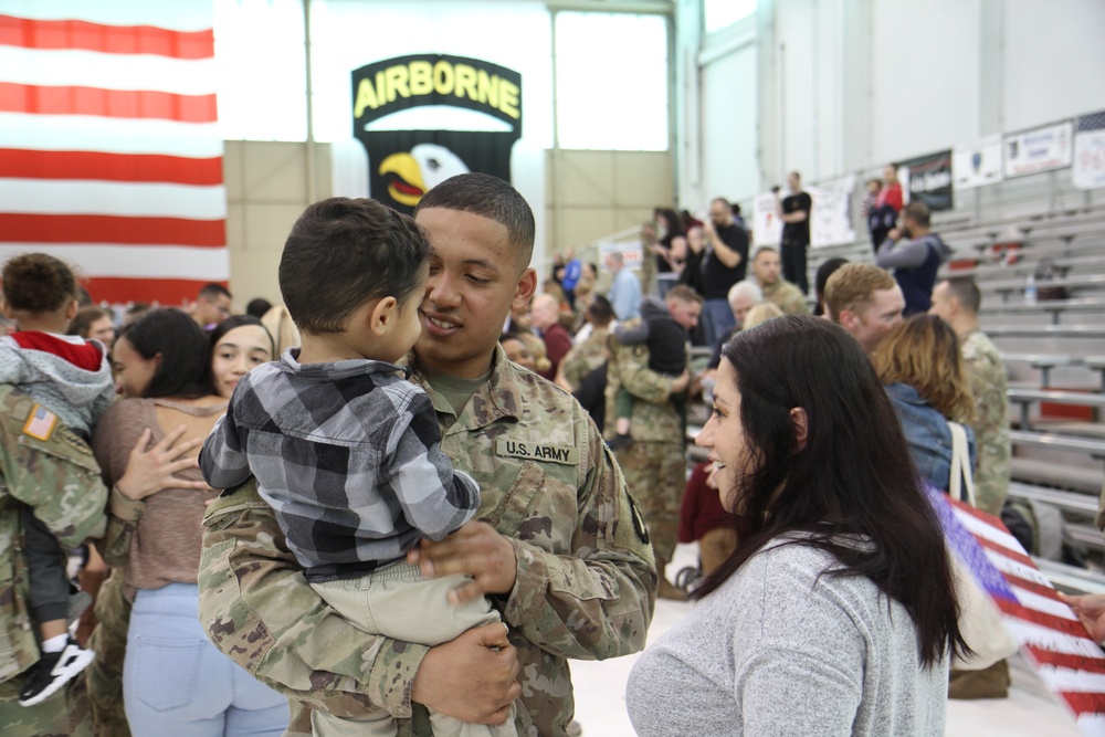Welcome Home: These Ft. Campbell homecoming photos will melt your heart