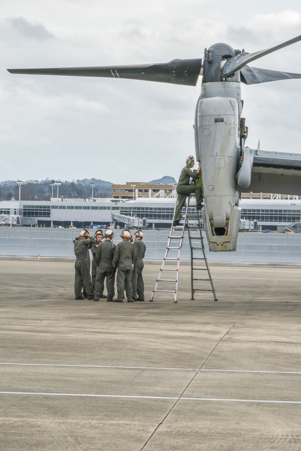 MV-22B Osprey Lands At 117th Air Refueling Wing