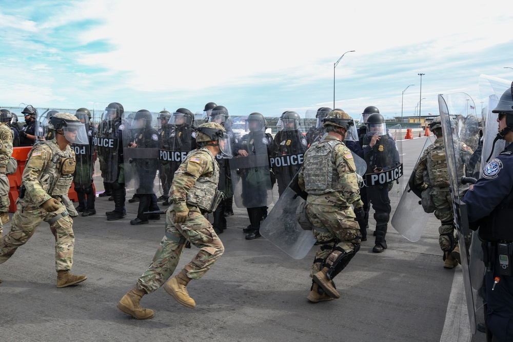 66th MP Company trains with CBP in Eagle Pass, Texas