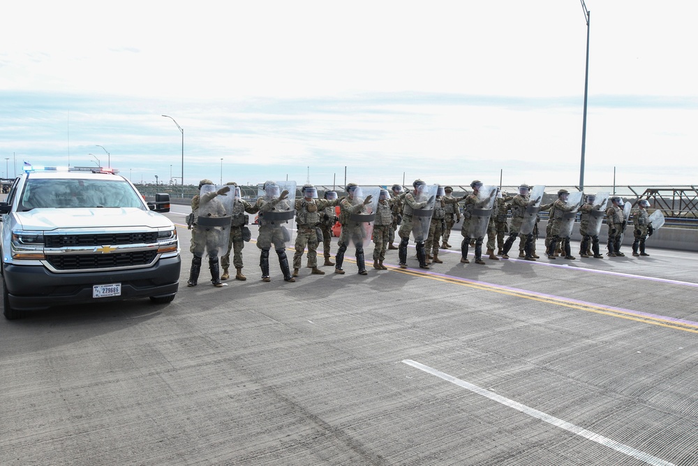 66th MP Company trains with CBP in Eagle Pass, Texas