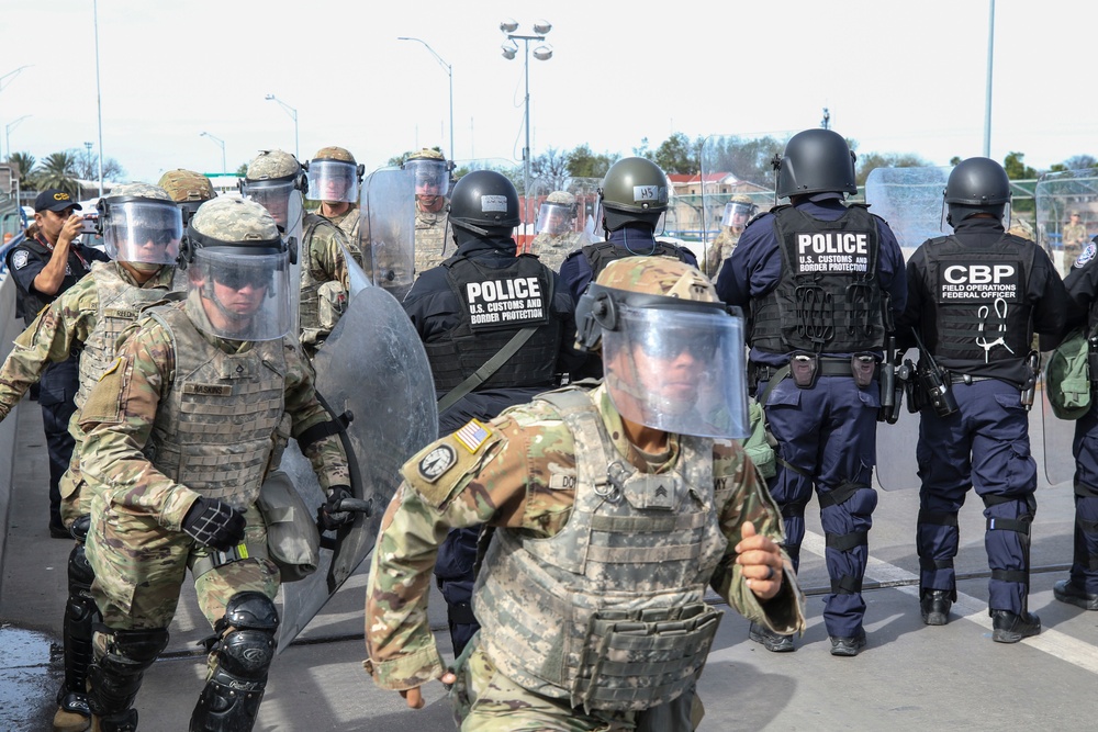 66th MP Company trains with CBP in Eagle Pass, Texas