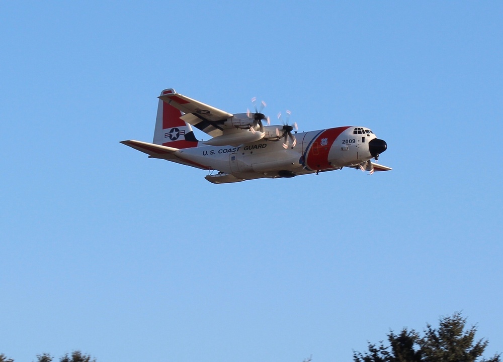 Air Station Kodiak C-130 Hercules conducts drop flight training