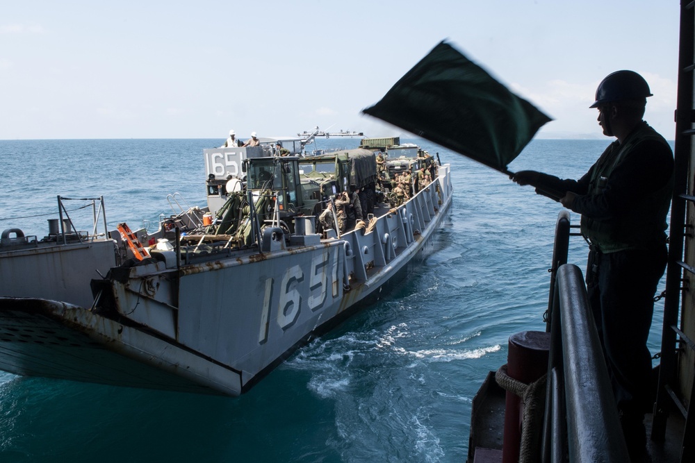 USS Green Bay (LPD 20), 31st MEU arrive in Thailand for Cobra Gold