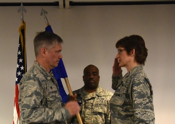 Col. Steiner assumes command of 911th Aeromedical Staging Squadron