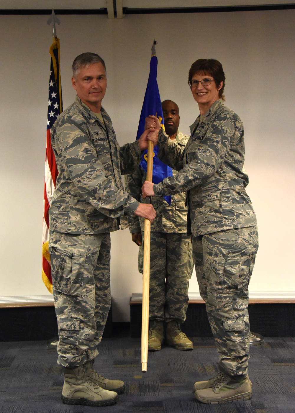 Col. Steiner assumes command of 911th Aeromedical Staging Squadron