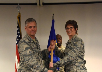 Col. Steiner assumes command of 911th Aeromedical Staging Squadron