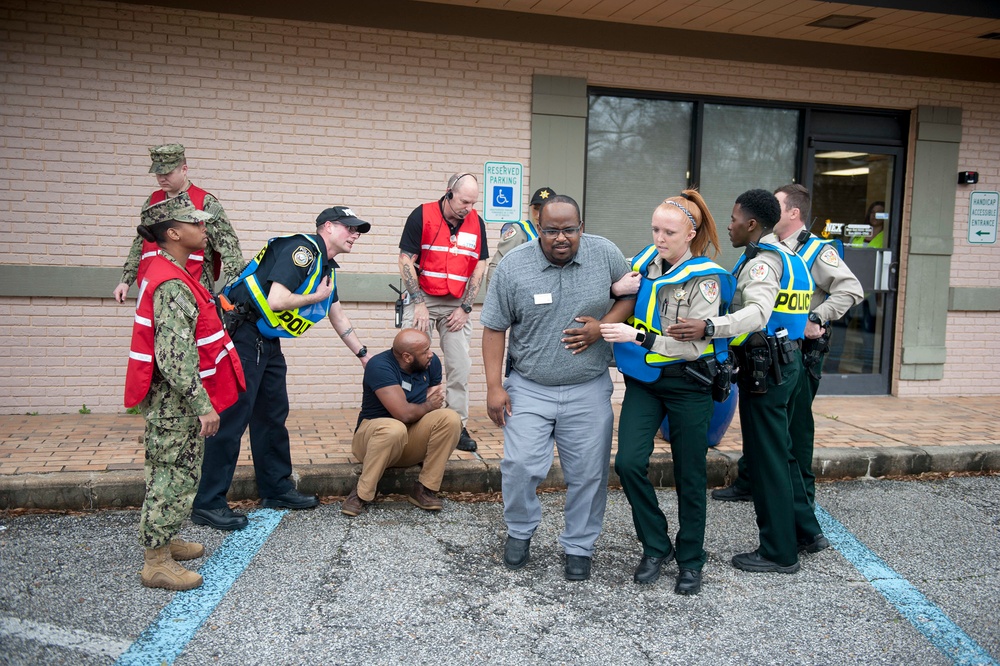 Navy Works with Local First Responders to Conduct National Training Exercise