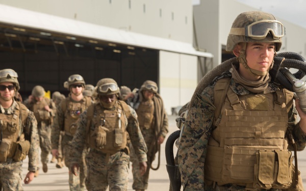 Marine Heavy Helicopter Squadron 465 conducts HST with 1st TSB