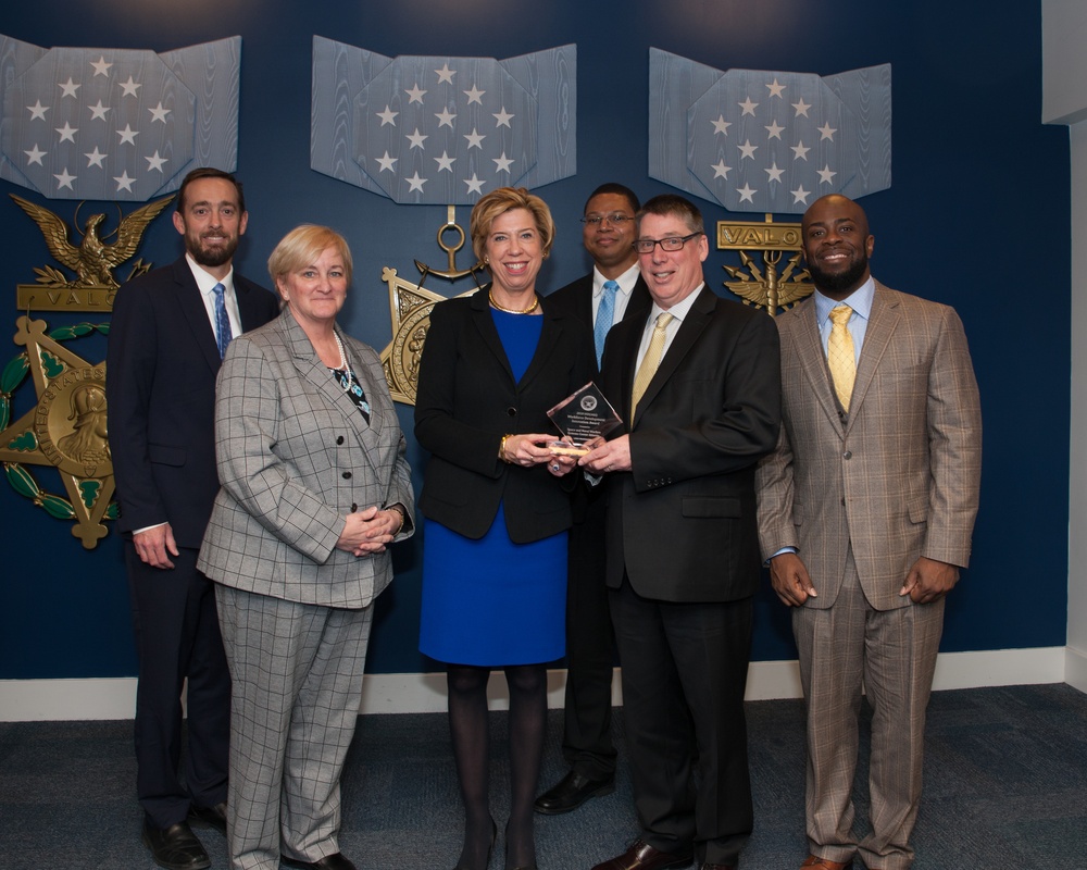 SSC Atlantic Cyber Education Team Receives DoN and DoD Acquisition Innovation Awards