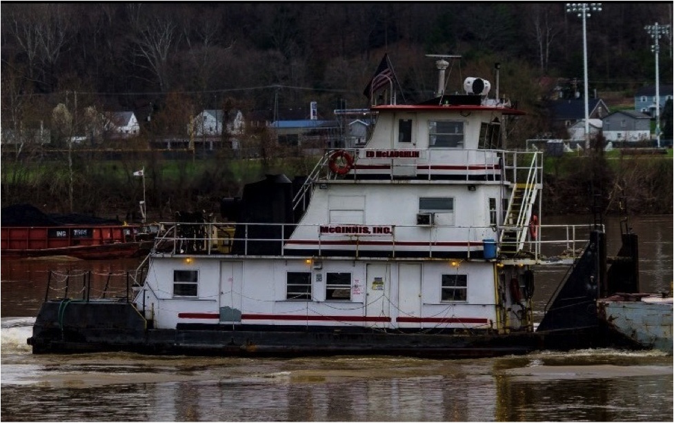 Coast Guard responds to a sunken vessel on the Ohio River