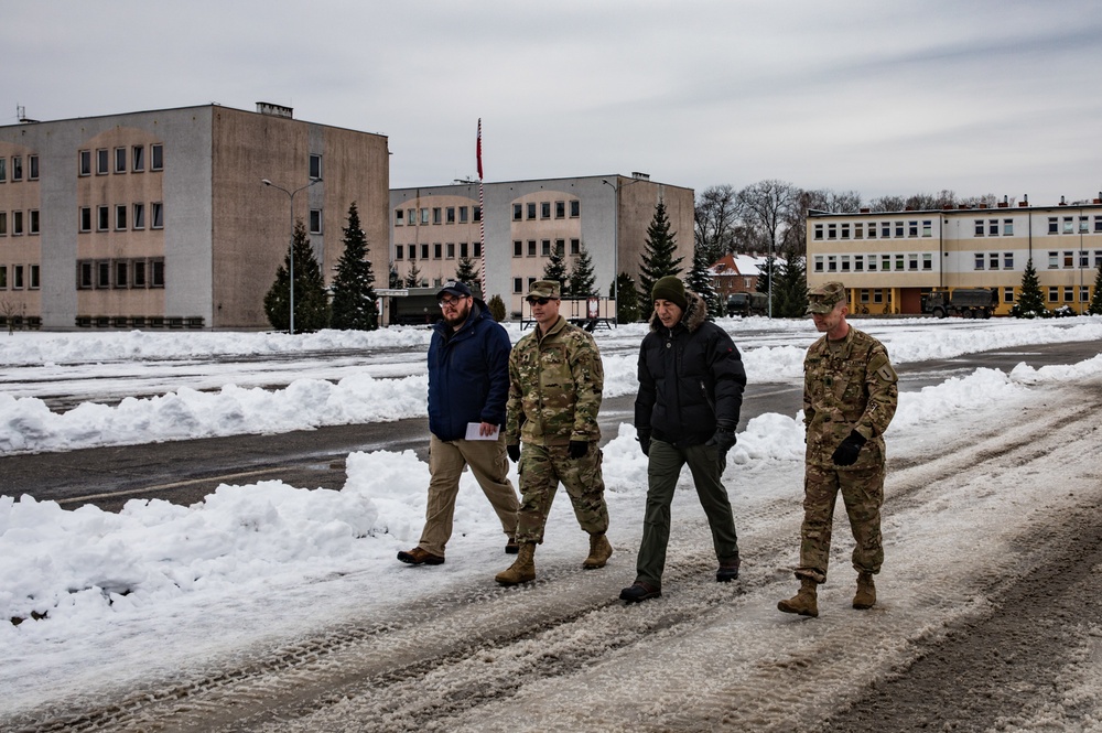 VFW Commander-in-Chief visits the troops of the 1-4 Cavalry