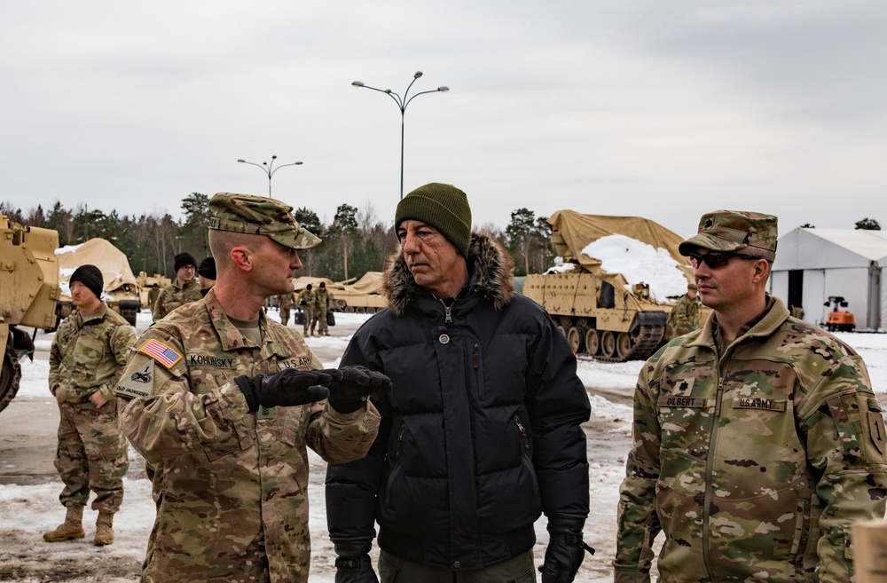 VFW Commander-in-Chief visits the troops of the 1-4 Cavalry