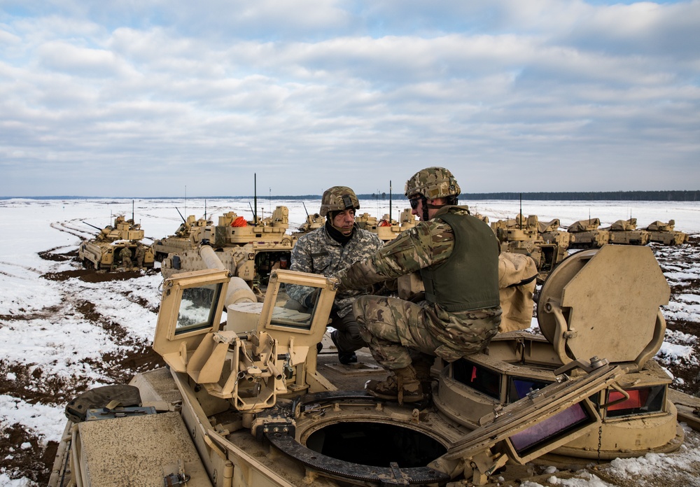 VFW Commander-in-Chief visits the troops of the 1-4 Cavalry