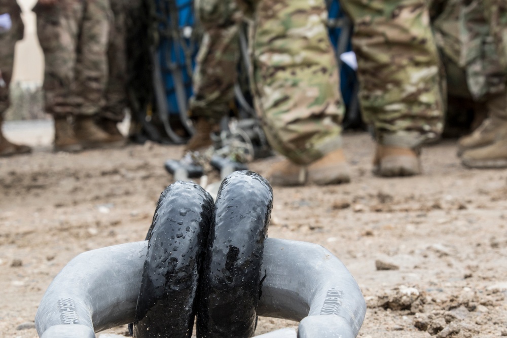 U.S. Service Members Participate in Sling Load Classes