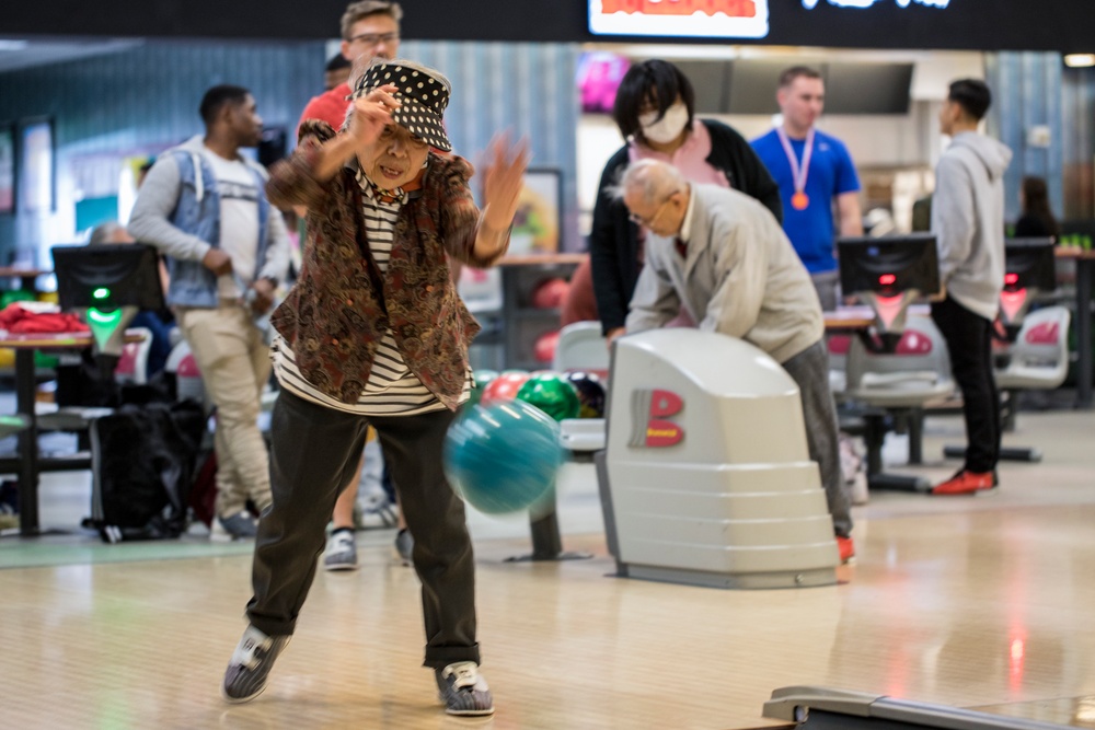 Iwakuni locals bowl with MCAS Iwakuni service members